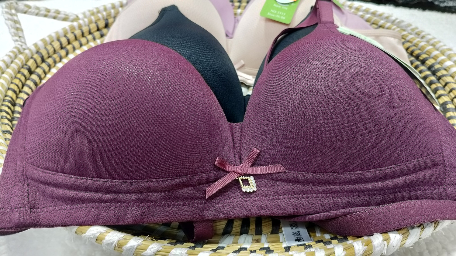 Seamless T Shirt Bra for Teenager